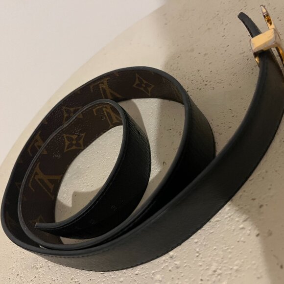 Louis Vuitton Reversible Monogram Belt 80/32 – Authentic – Good Condition